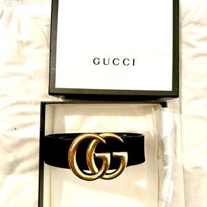 Gucci Leather belt (black) pre-owned size 70 23 Small $250